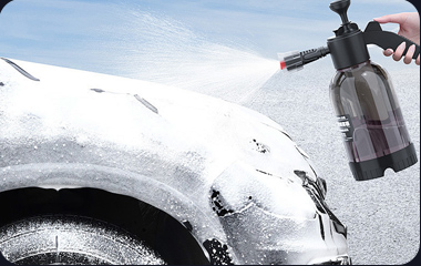 Spray some shampoo water on the paint surface.